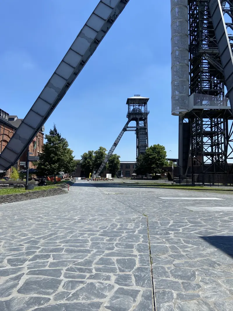 De schachtbokken van C-Mine in Genk, waar PodaLink werkt